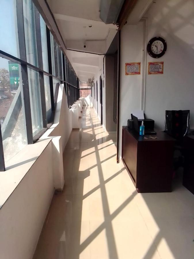 Hotel Emirates Residency Pudunagaram Exterior foto